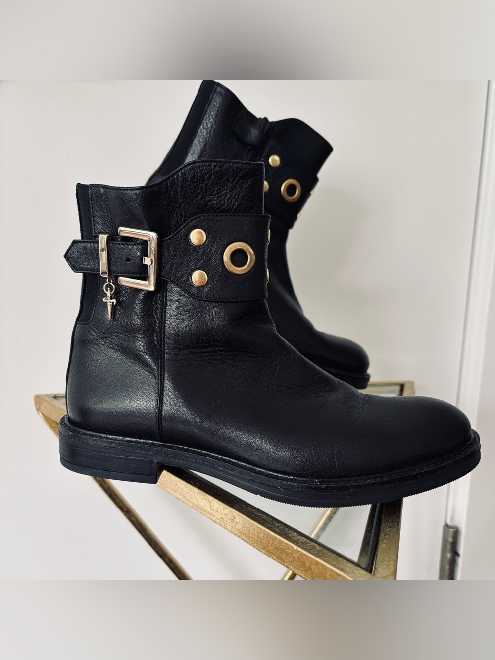 Cesare Paciotti black leather ankle boots size 37 women's Made in Italy